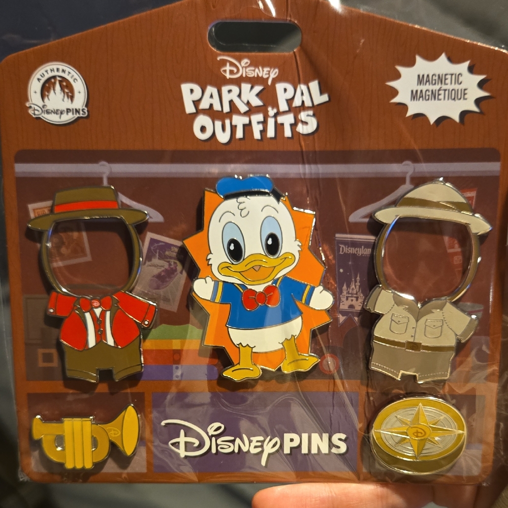 Disney Park Pal Outfits Pin Set with Donald Duck Pins